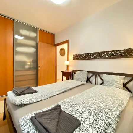 Downtown Vibe-kiraly Ii Apts W Private Balcony