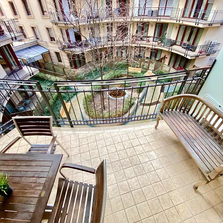 Apartment Downtown Vibe-kiraly Ii Apts W Private Balcony Budapest