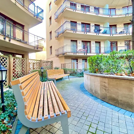 Lägenhet Downtown Vibe Vizz Ii Apts W Private Balcony
